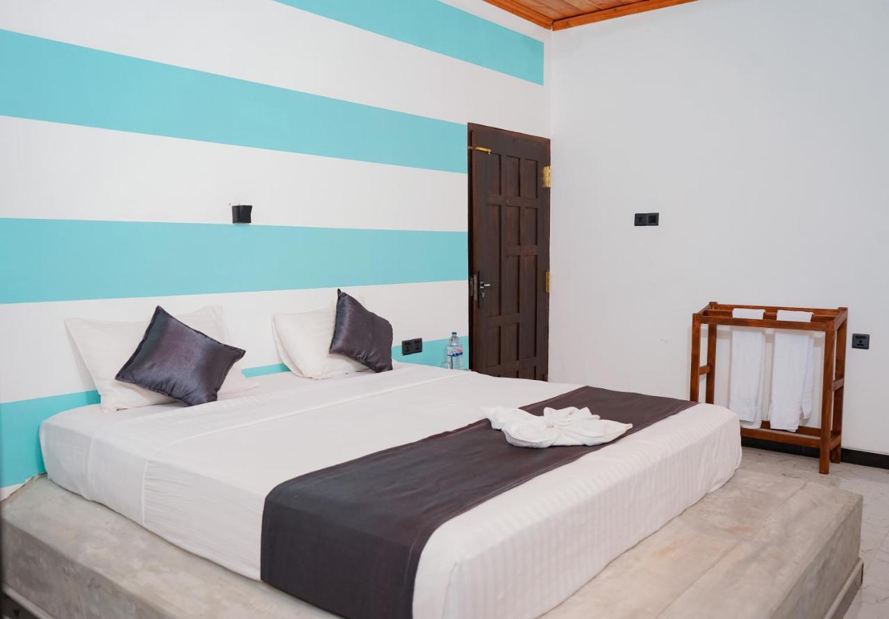 Anoo Beach Villa Тринкомале Екстериор снимка