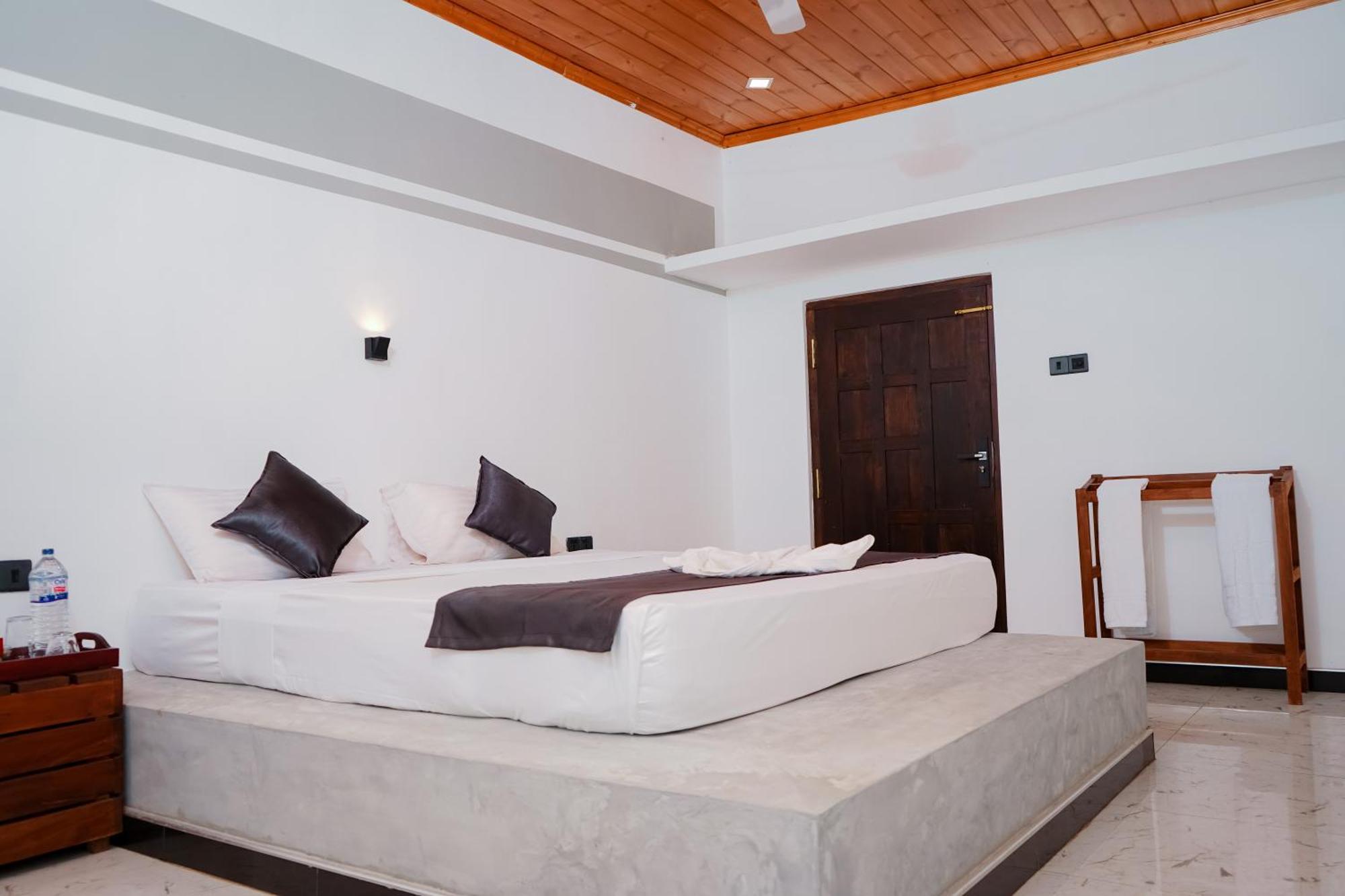 Anoo Beach Villa Тринкомале Екстериор снимка